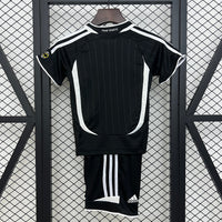T-shirt et Short Enfant Retro Real Madrid Away 06/07