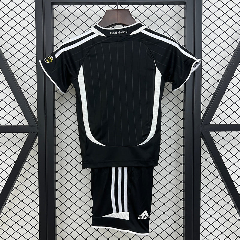 T-shirt et Short Enfant Retro Real Madrid Away 06/07